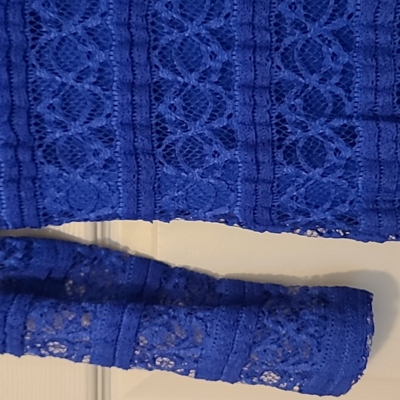 Blue lace 3/4 sleeve lined dress - Picture 2 of 3